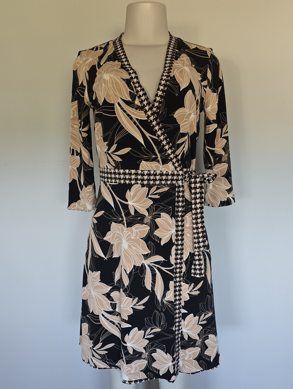 White House Black Market tan leafy/plaid wrap around reversible dress-0